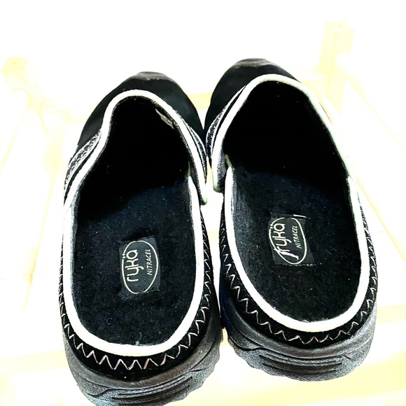 RYKA SLIP ON’S - Picture 4 of 13